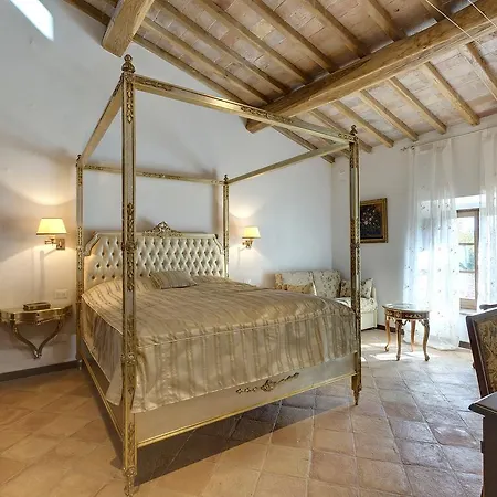 לינה וארוחת בוקר Sant'anastasio 3*